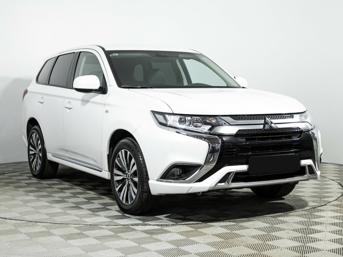 Mitsubishi Outlander 2022 года с пробегом. Фото: #2