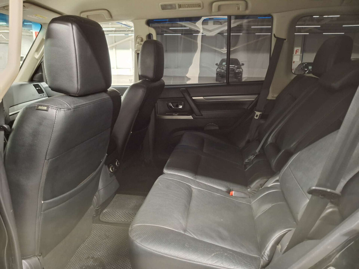 Mitsubishi Pajero 2012 года с пробегом. Фото: #11