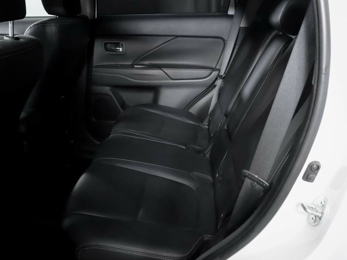 Mitsubishi Outlander 2018 года с пробегом. Фото: #9