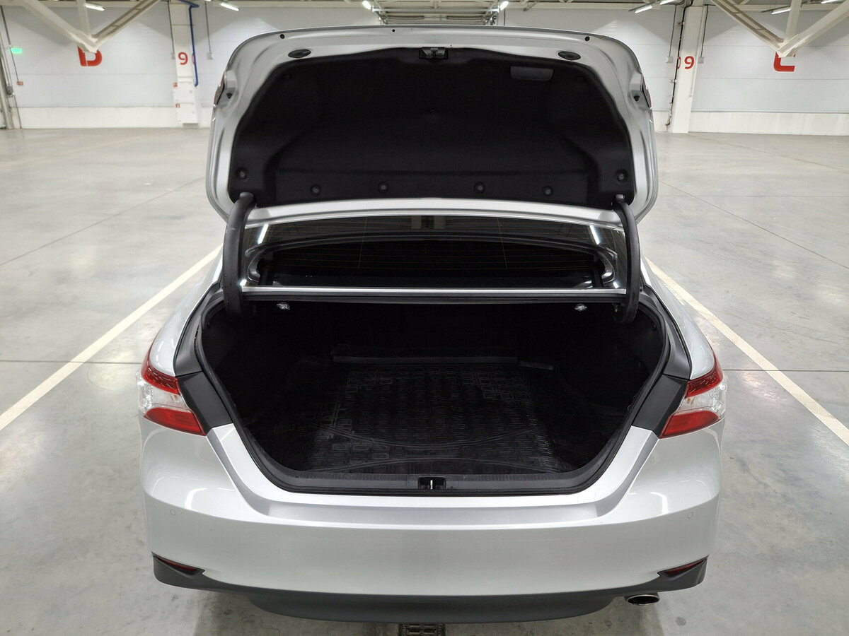 Toyota Camry 2018 года с пробегом. Фото: #8